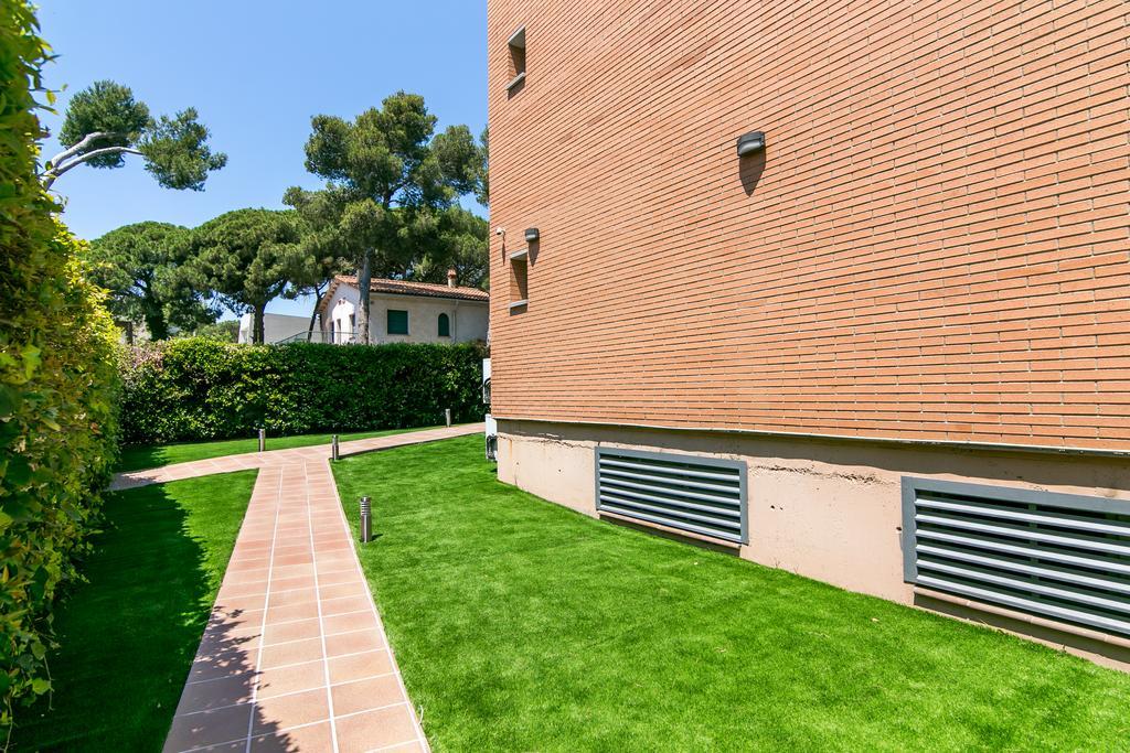 Aparthotel Bardon Castelldefels Exterior photo