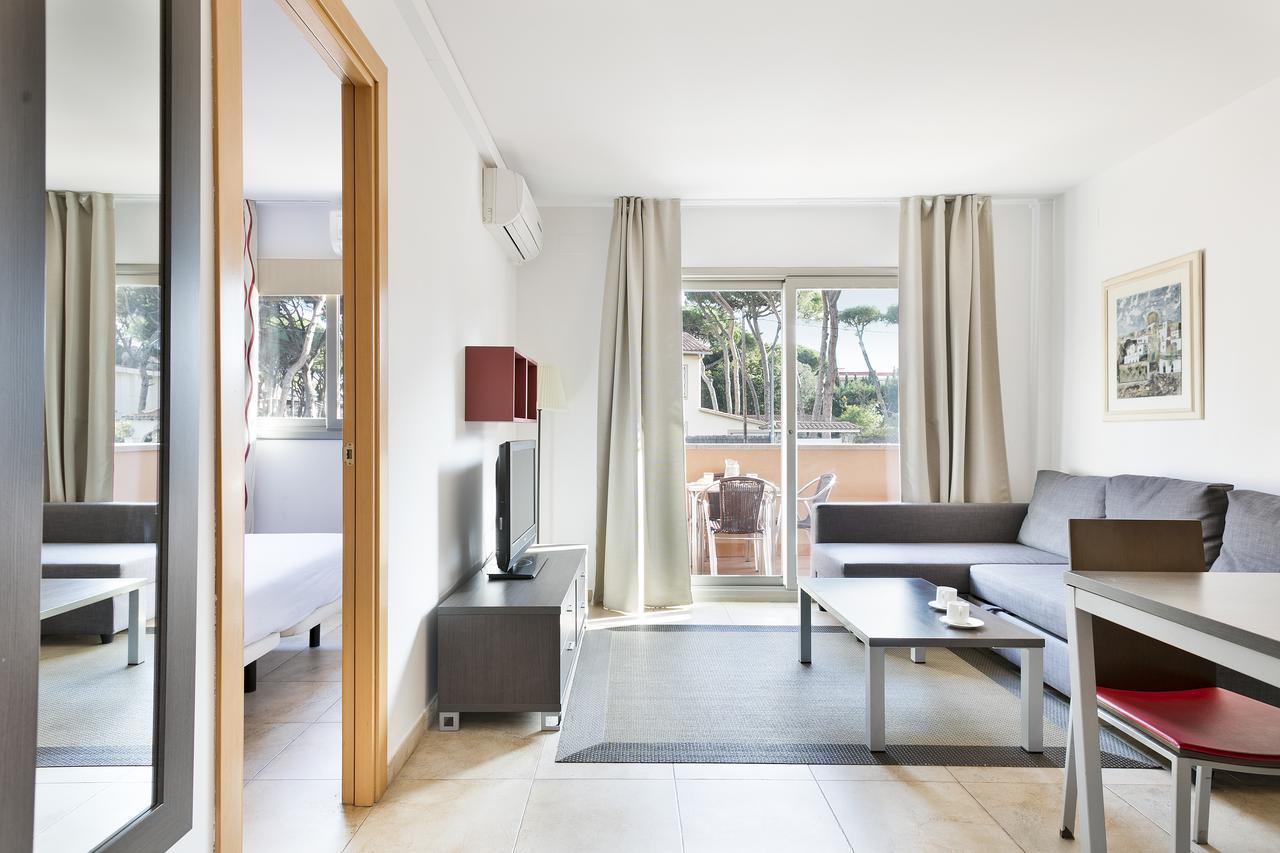 Aparthotel Bardon Castelldefels Exterior photo